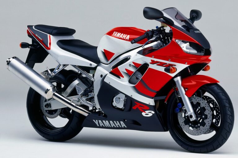 The Ultimate Yamaha R6 Buyers Guide: 