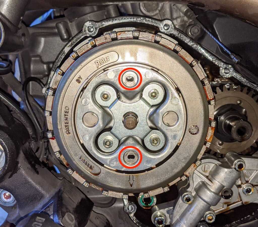 Ducati Hyperstrada Hypermotard 2013-2014 clutch fix - threaded rod entry points