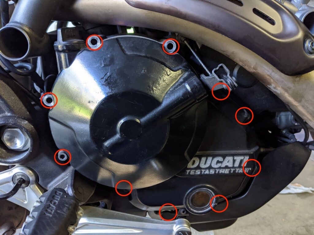 Bolts to remove when fixing Hyperstrada clutch