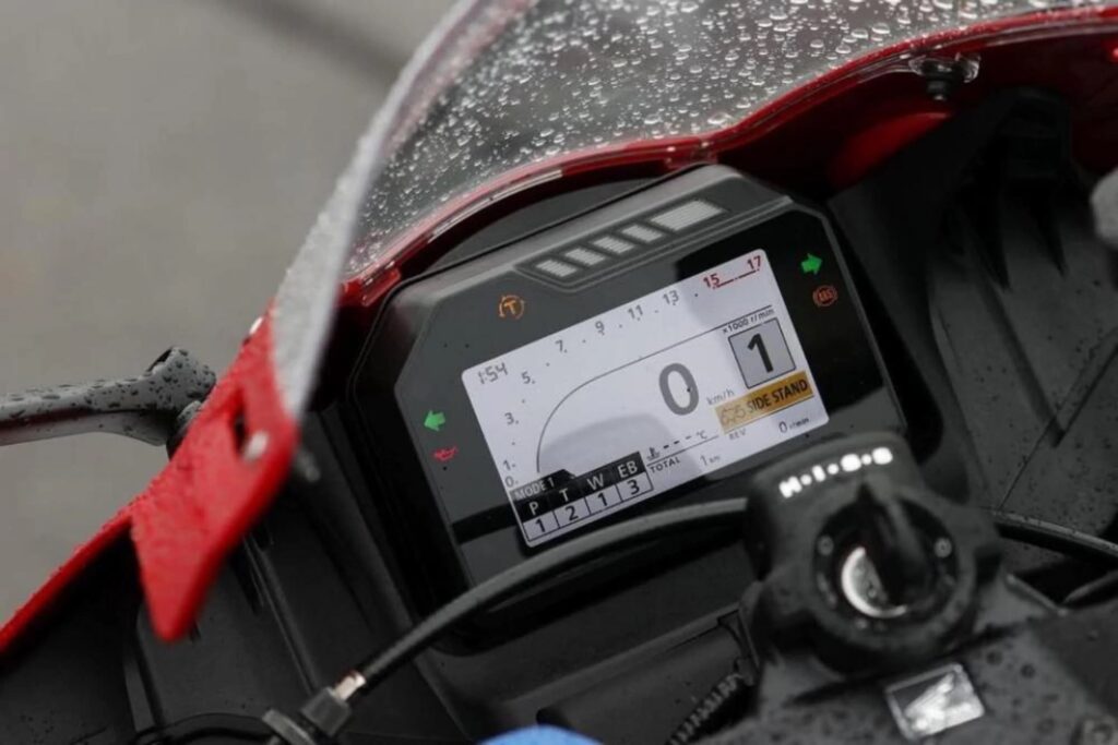 2021 Honda CBR600RR with TFT display