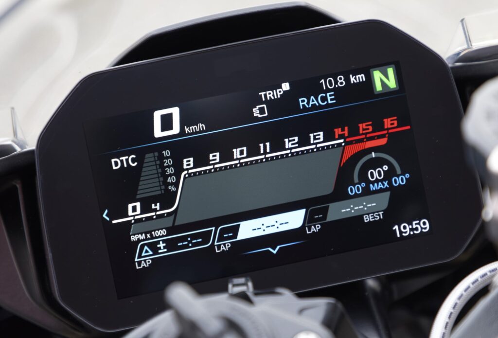 BMW S 1000 R instrument panel, image from S 1000 RR