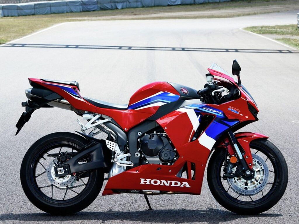 Honda giới thiệu CBR600RR 2013 với thiết kế mới khả năng vận hành được  nâng cao