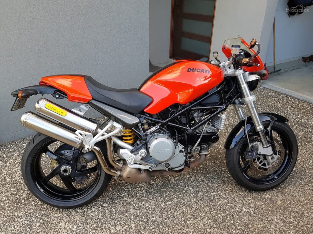 Ducati S2R 800 with big catalytic converter — more work for me later if I buy this used