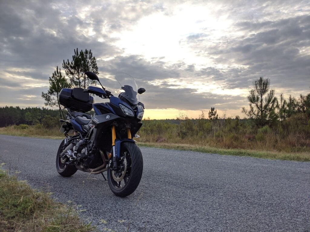 2019 Yamaha Tracer 900 front diagonal photo at sunset