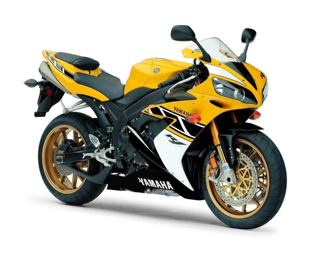 2006 Yamaha YZF-R1 LE anniversary studio image rhs 3-4