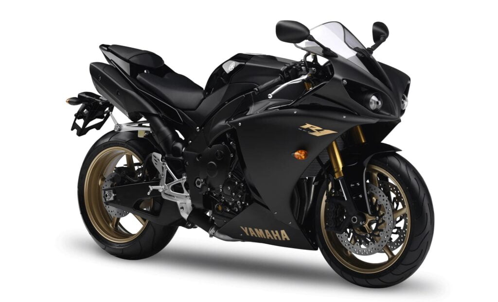 Yamaha r1 deals big bang years