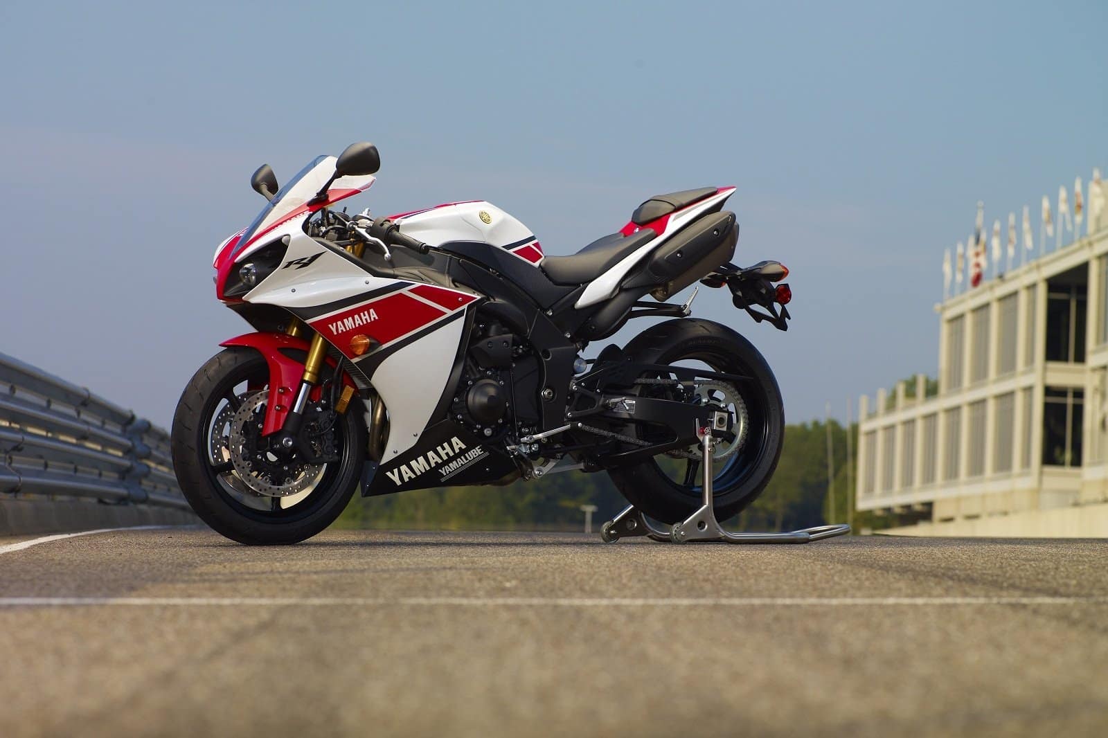 2012 pearl white and red yamaha r1 on track