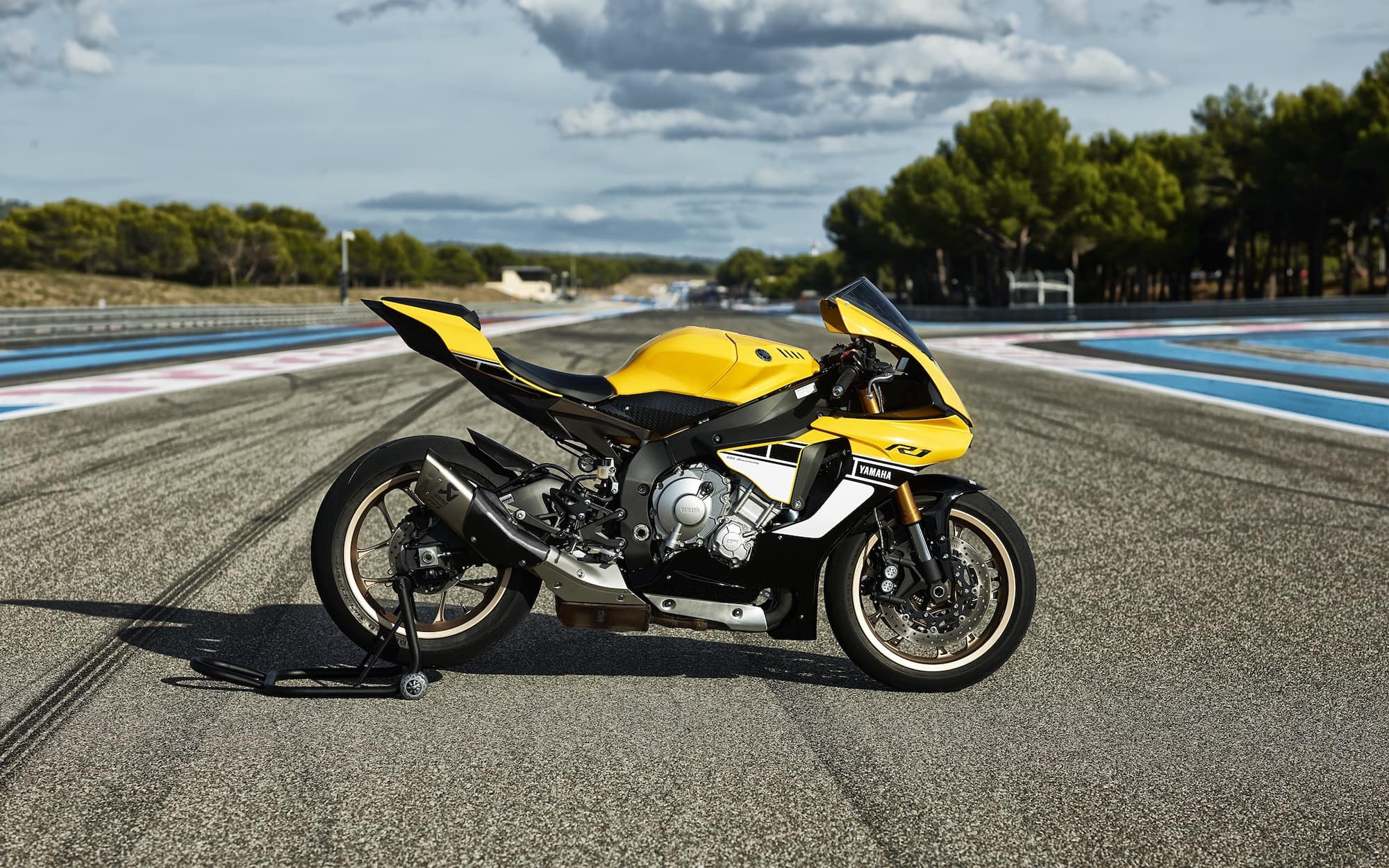 2019 yamaha deals r1m horsepower