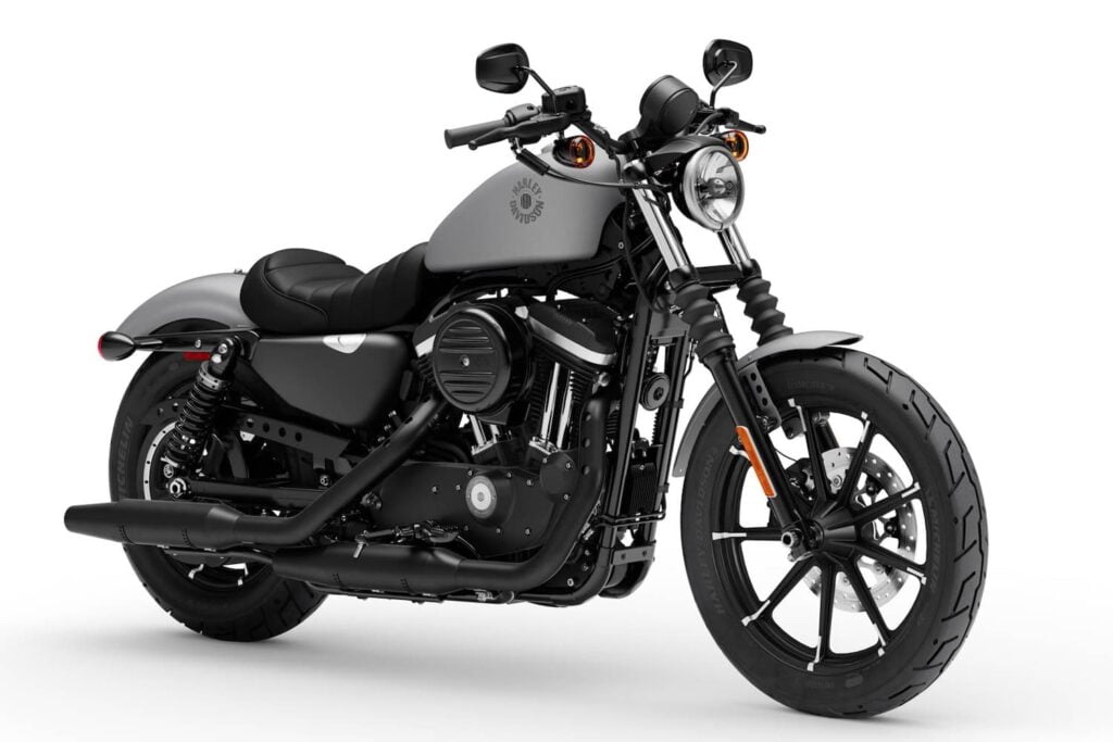 2020 Harley Davidson Sportster 883, a competitor to the Yamaha Bolt
