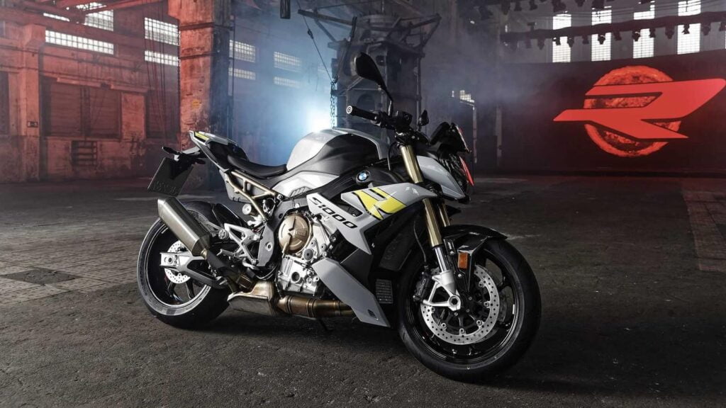 3rd gen BMW S 1000 R diagonal static