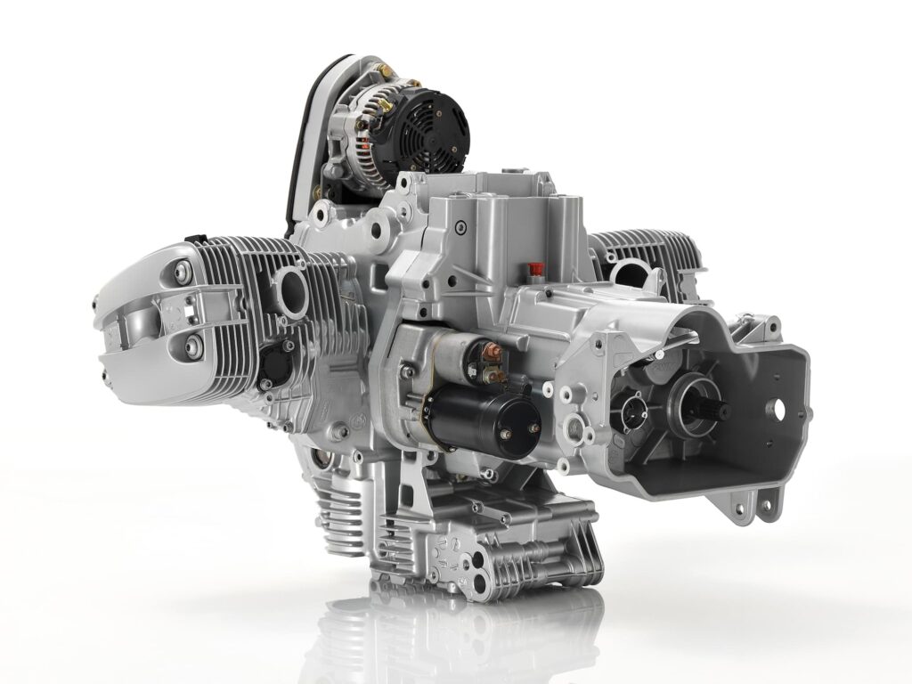 BMW R 1100 boxer oilhead engine cutaway