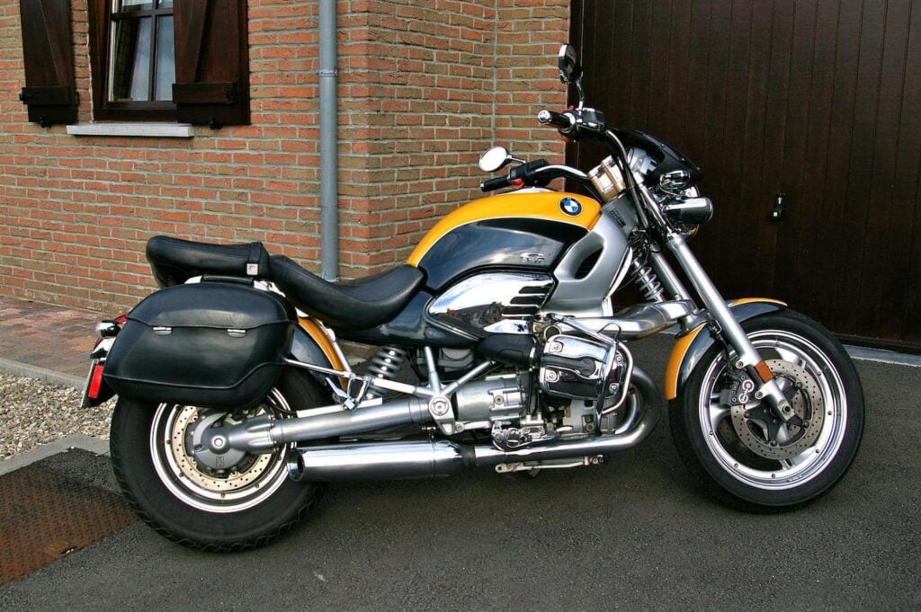 BMW R1200C Independent in Mandarin/Graphite Black metallic