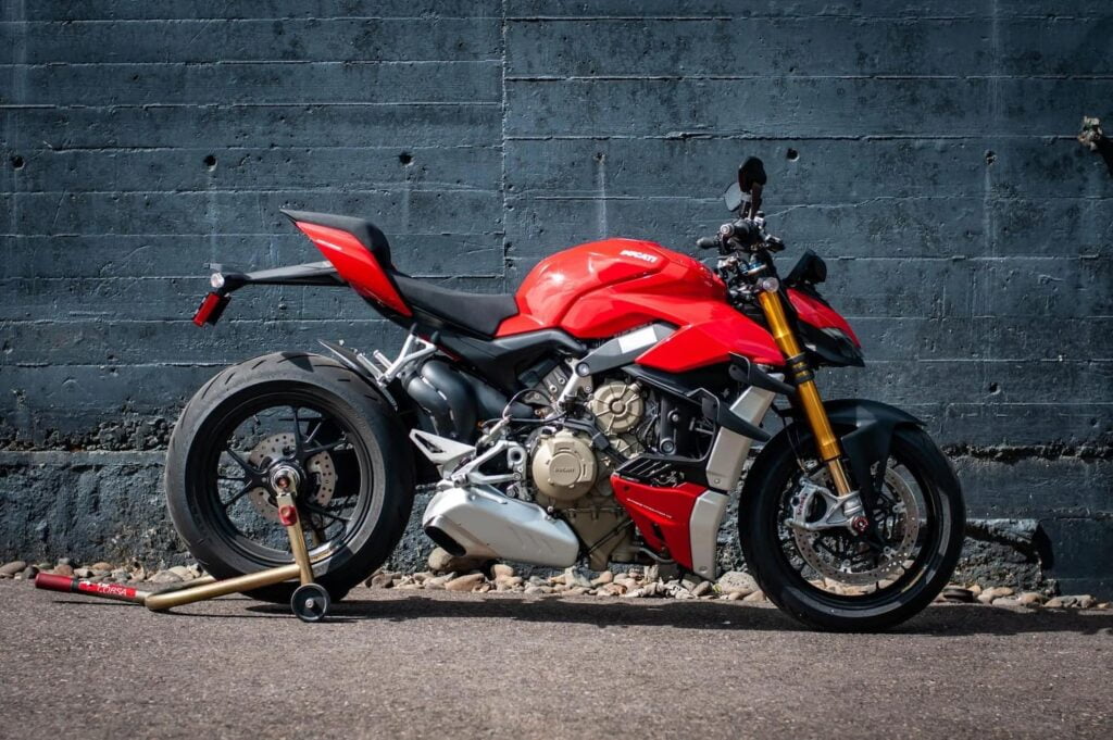 Ducati Streetfighter V4 S — faster than the BMW S1000R