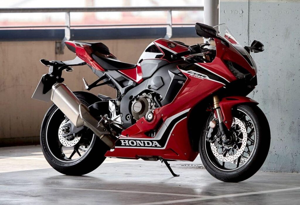 2019 Honda CBR1000RR Fireblade in red and black