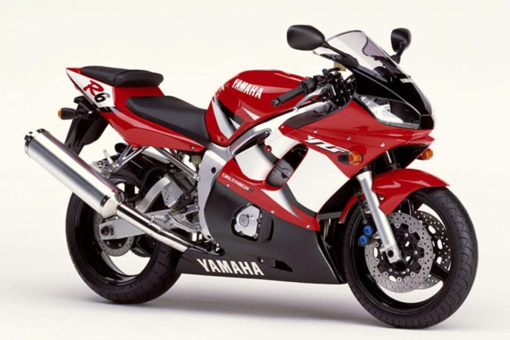 Red and white second generation, used Yamaha R6