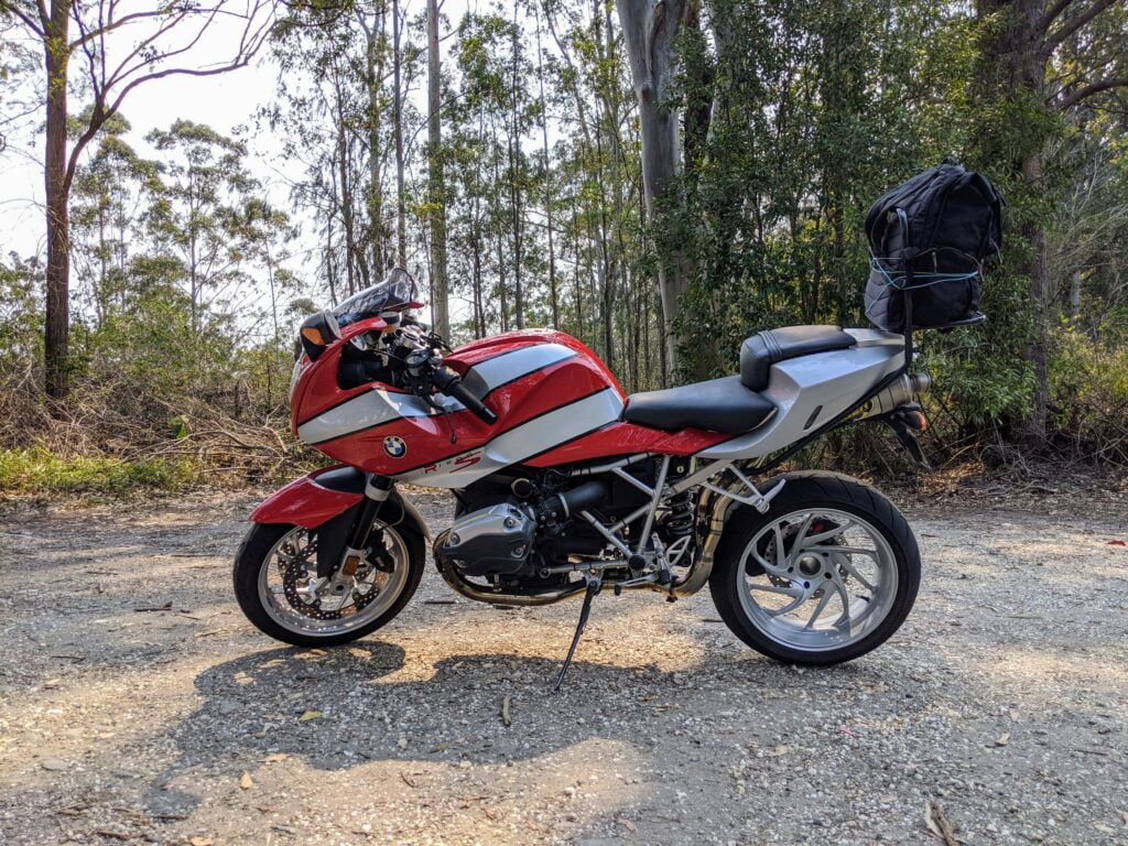 Dana's BMW R1200S side view