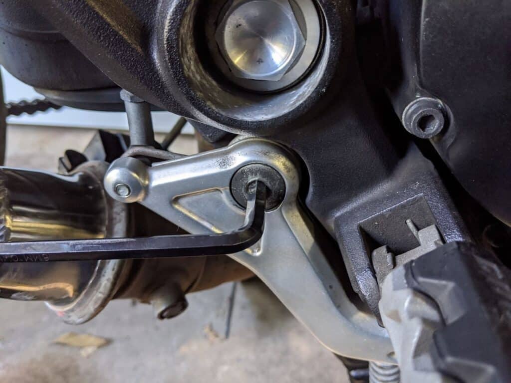 brake pedal on hyperstrada or hypermotard, impeding clutch cover