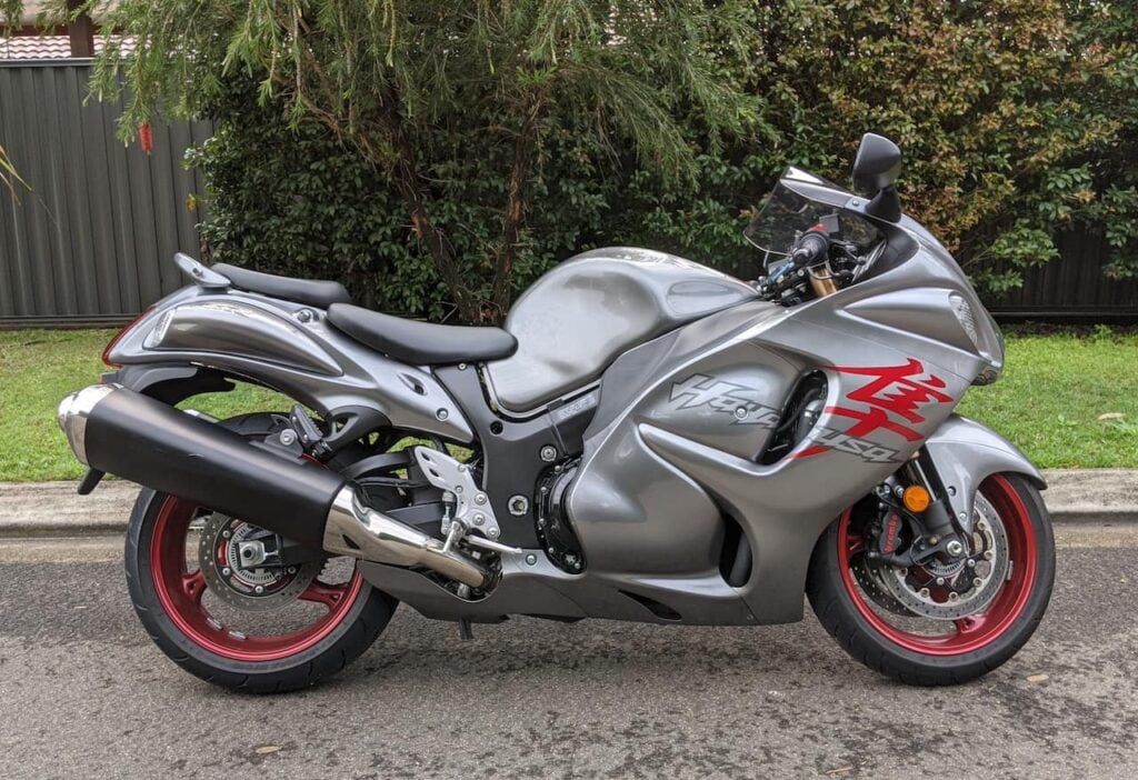 Taking better motorcycle photos — Suzuki Hayabusa