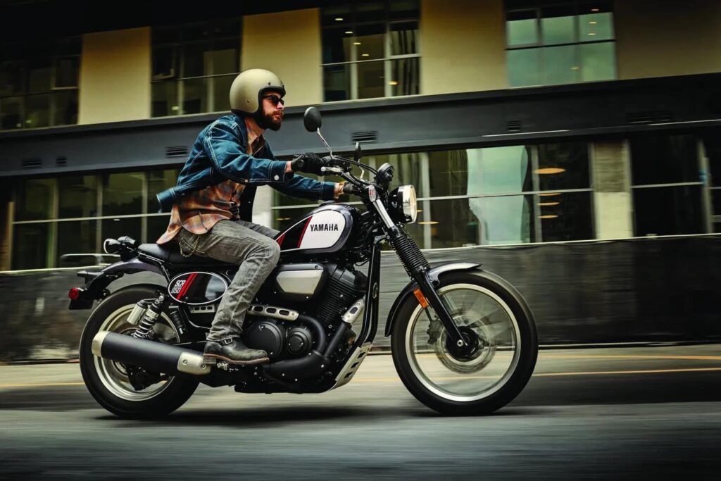 Yamaha Bolt buyers guide — A Yamaha SCR950, the "Scrambler" based on the Yamaha Bolt's chassis and engine.