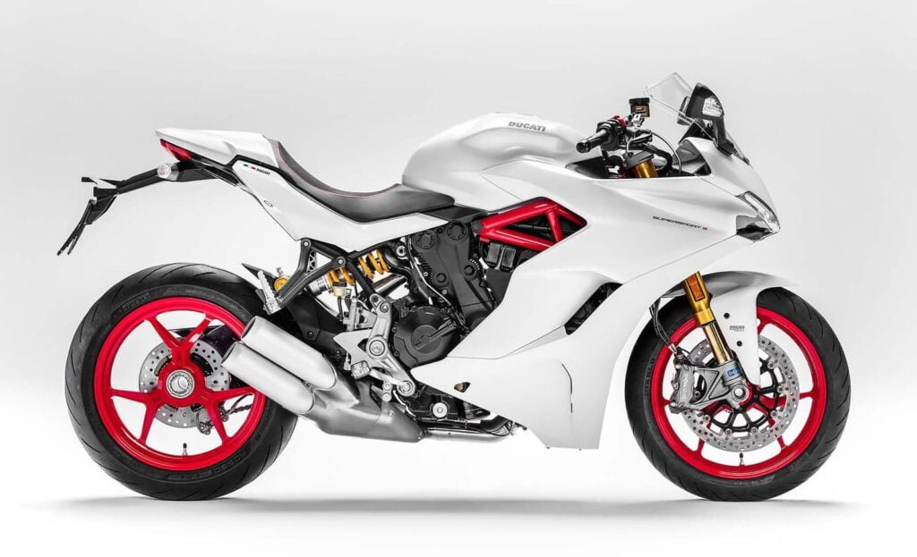 White Ducati Supersport S 2017 alternative to the R NineT Racer