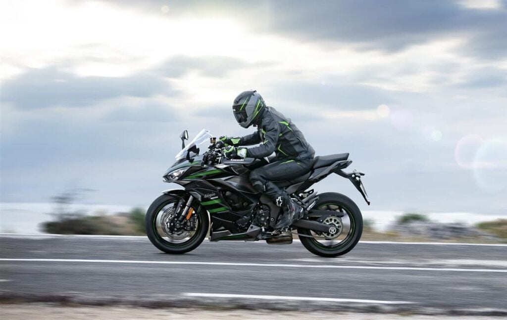 Riding position of the Ninja 1000