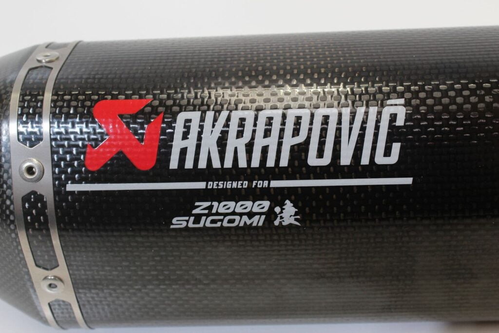 Akrapovic exhaust silencer for Kawasaki Z1000 with 凄 Sugomi character