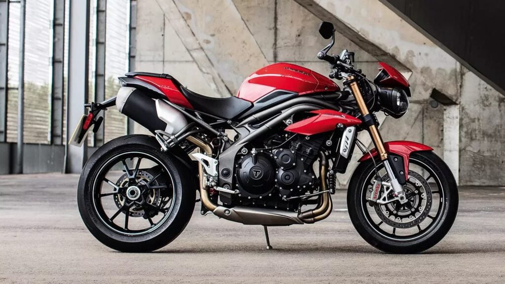 The Triumph Speed Triple Model history, 1994-today. 16 2016-2017 Triumph Speed Triple S