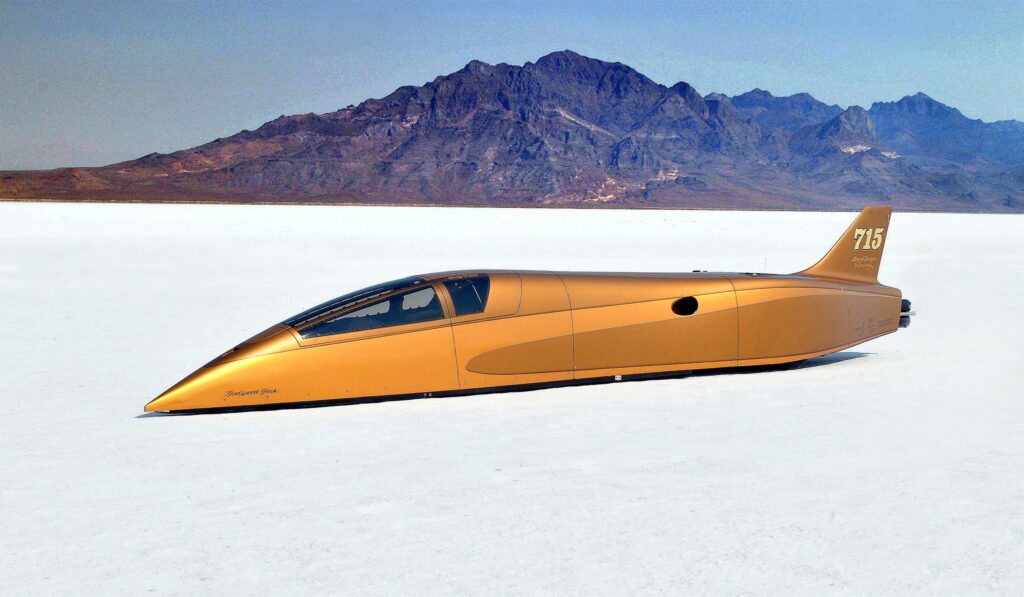 Aerodynamics of vehicles that beat land speed records