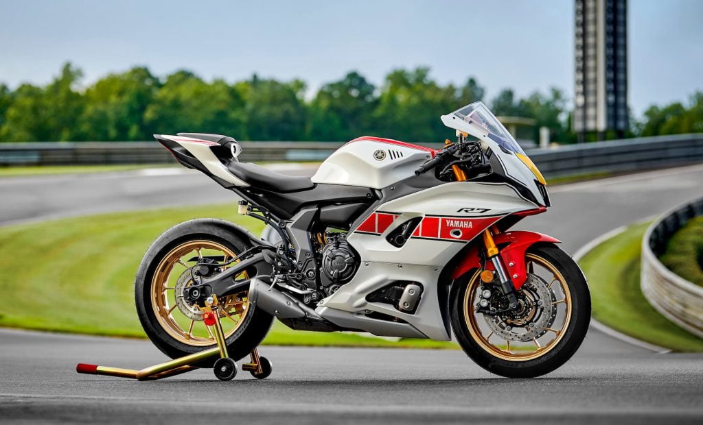 2022 Yamaha YZF700 YZF-R7 best looking motorcycles - side view on track