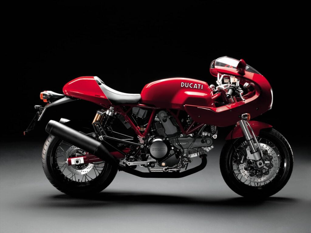 Ducati SportClassic Sport 1000 S RHS red studio