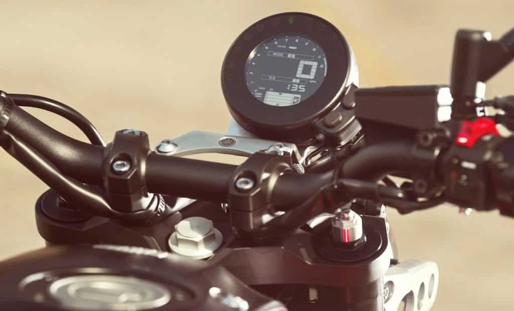 2018 Yamaha XSR900 LCD instrument cluster