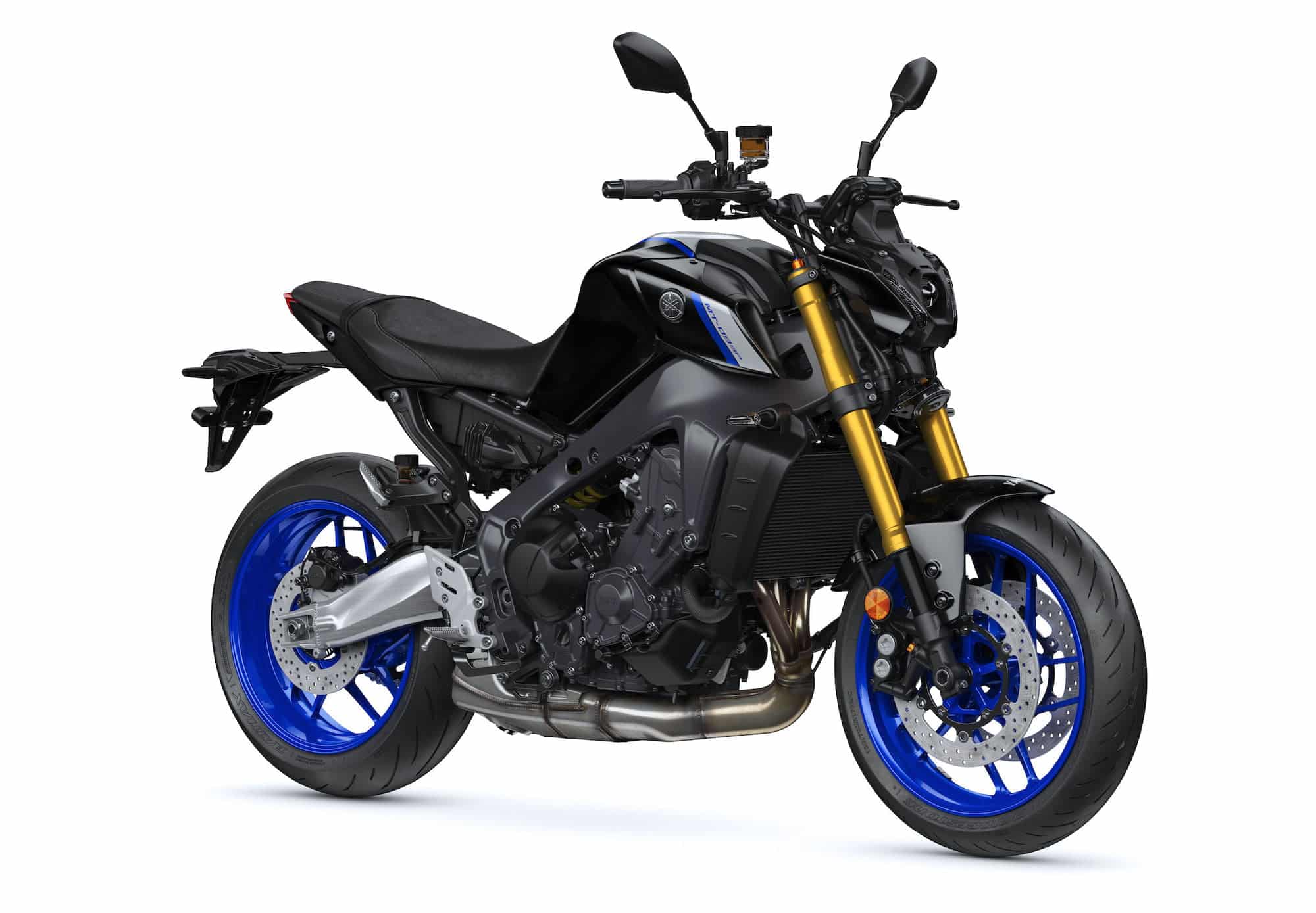 2021 Yamaha MT-09SP studio RHS front.jpg 17-03-11-033