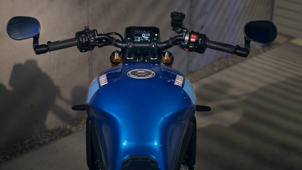 2022 Yamaha XSR900 893 handlebar and controls