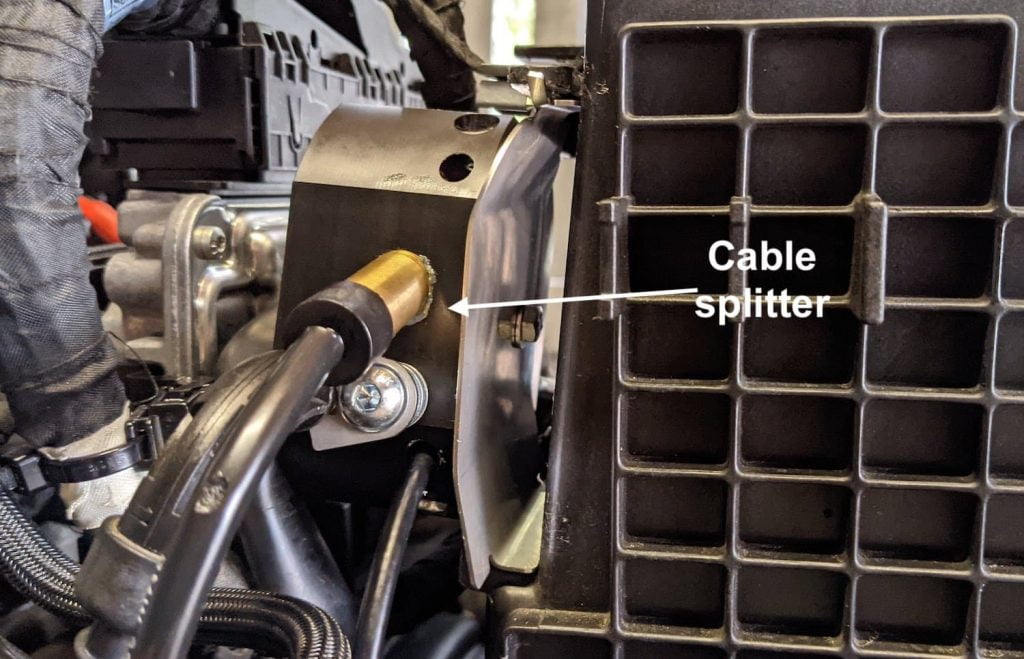 Cable splitter box on R nineT