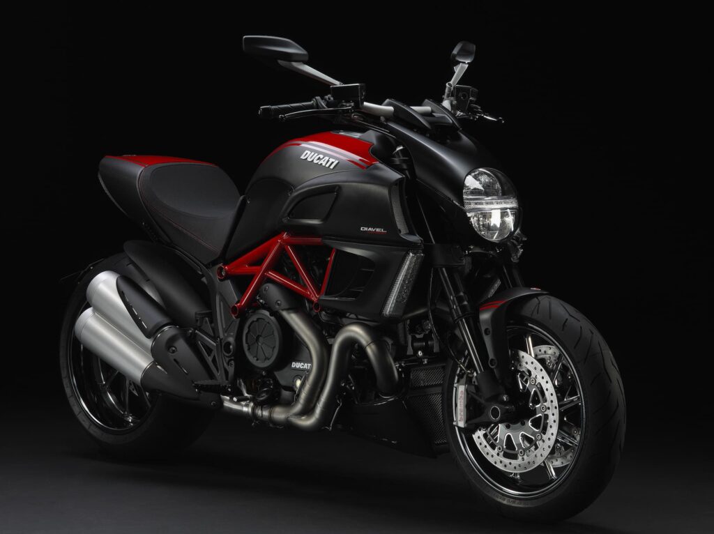 2011 Ducati Diavel Carbon - front RHS