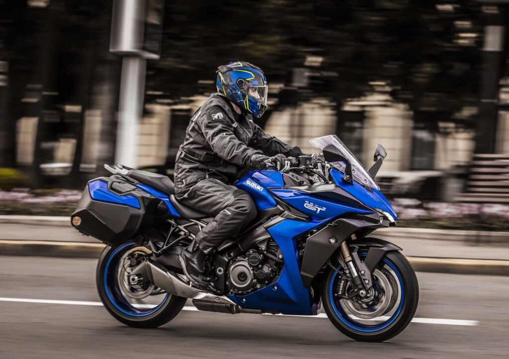 Suzuki GSX-S1000GT riding position