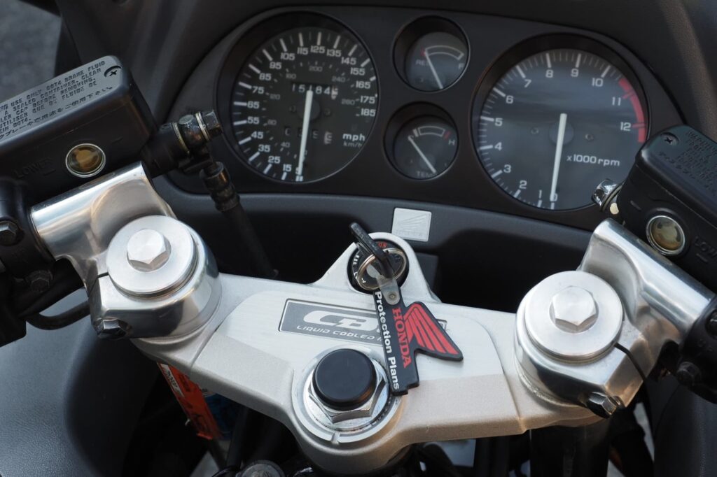 Honda CBR1000F clocks instruments