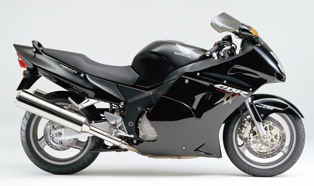 Honda CBR1100XX Blackbird black rhs studio