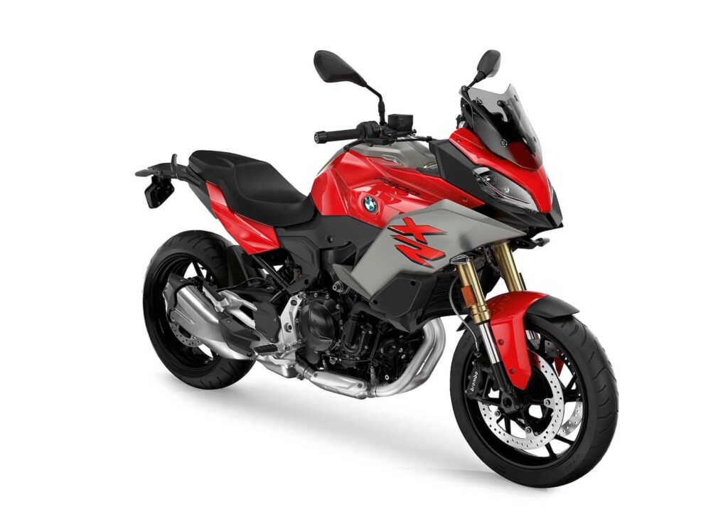 BMW F 900 XR red white background