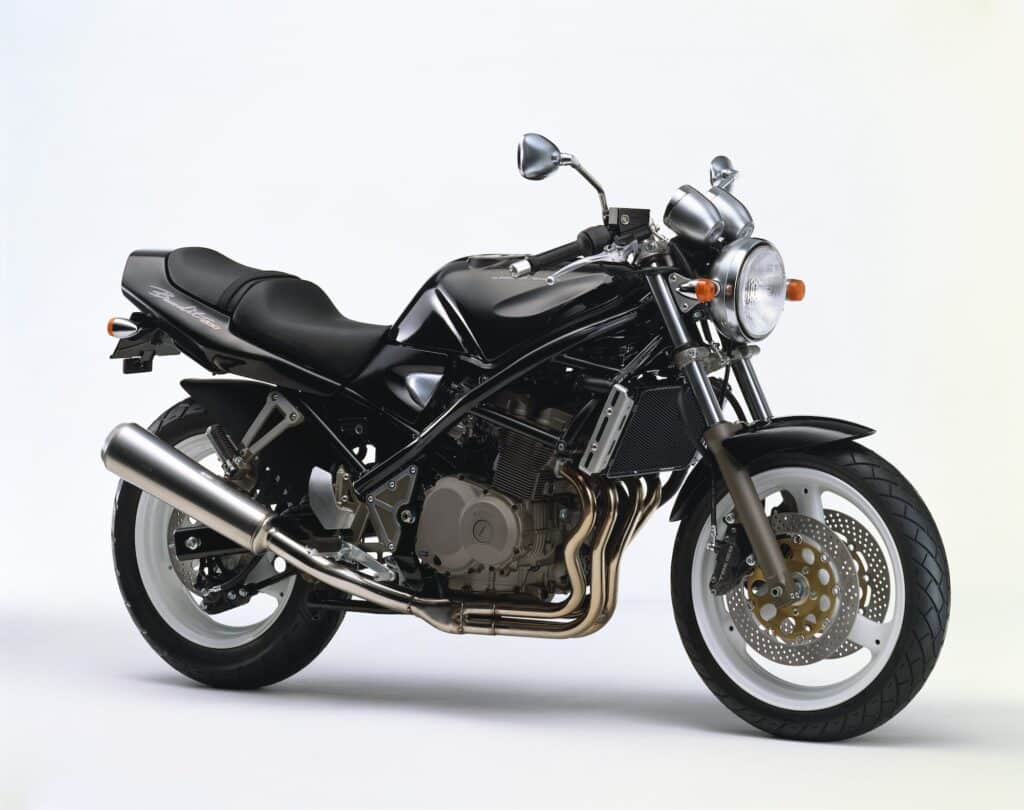 1989 Suzuki Bandit Black RHS front studio web