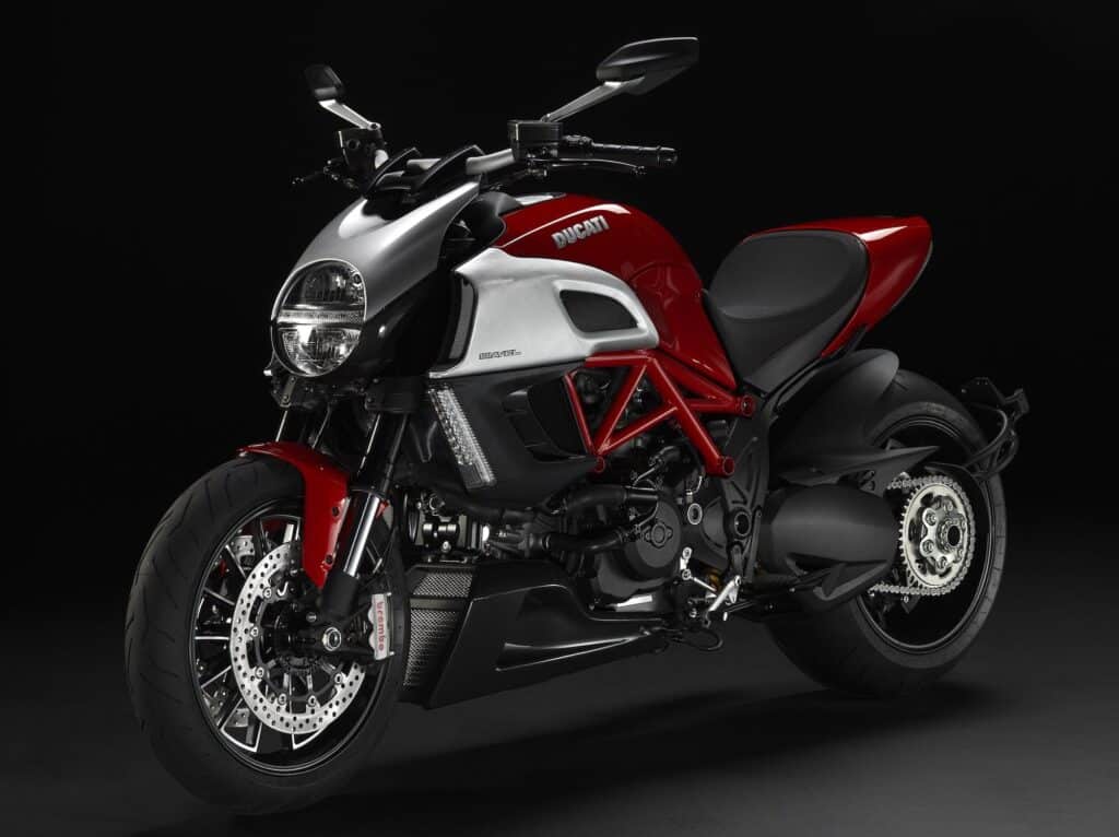2011-2014 Ducati Diavel base model red lhs 3-4