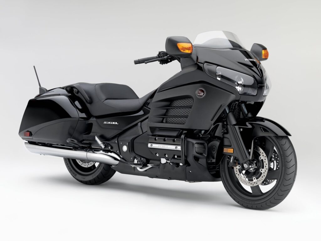 Honda Gold Wing F6B Black studio front right 3-4