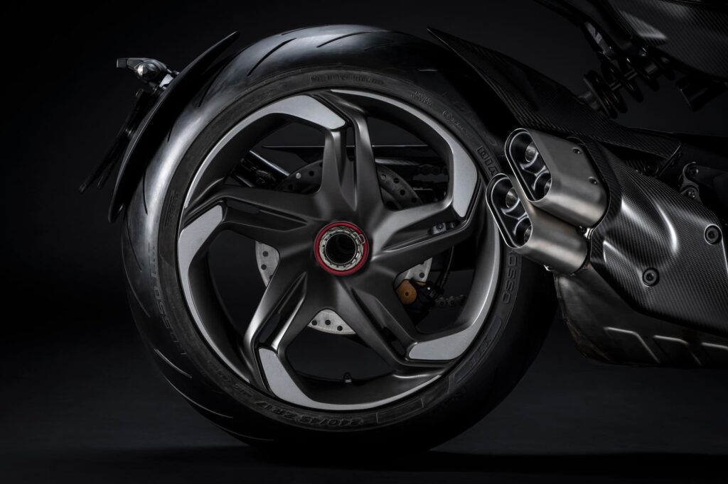 2024 Ducati Diavel for Bentley rear wheel