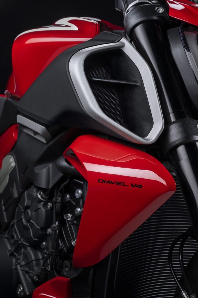 Ducati Diavel V4 Detail intakes