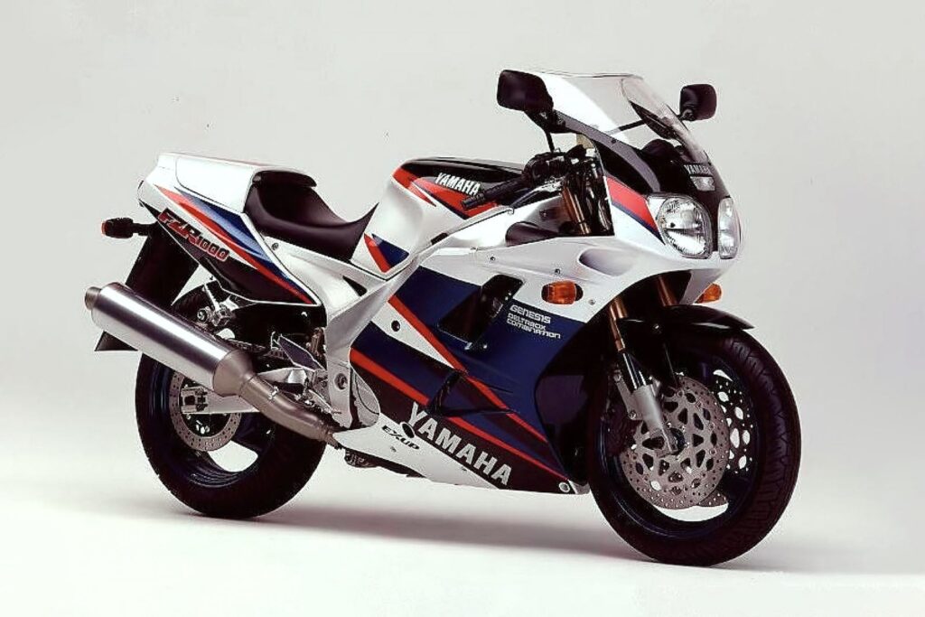 Yamaha FZR1000 1994-1995 EXUP rhs studio