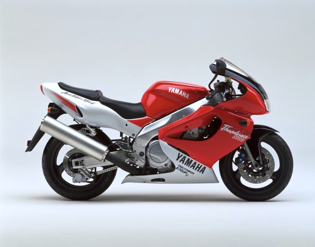 Yamaha YZF1000R Thunderace red RHS studio pic