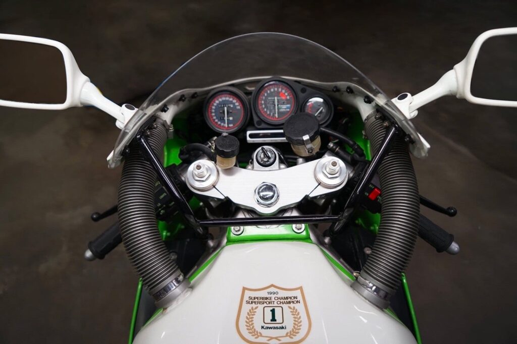 1990 Kawasaki ZX-7R ZXR750 cockpit with hoses