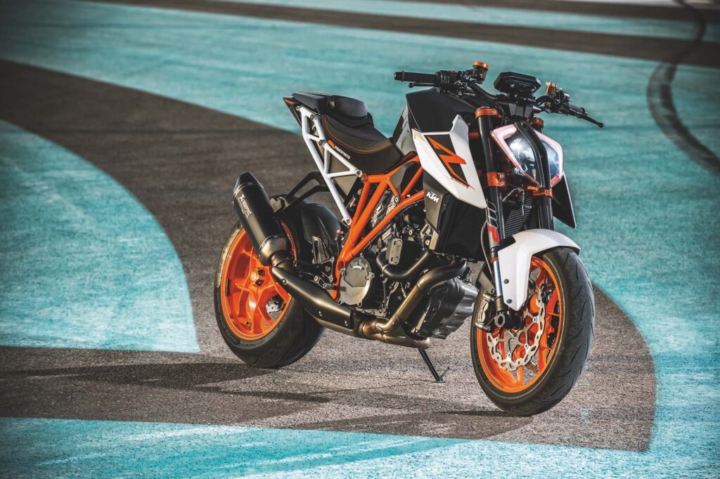 2017-2019 KTM 1290 Super Duke R static photo on track