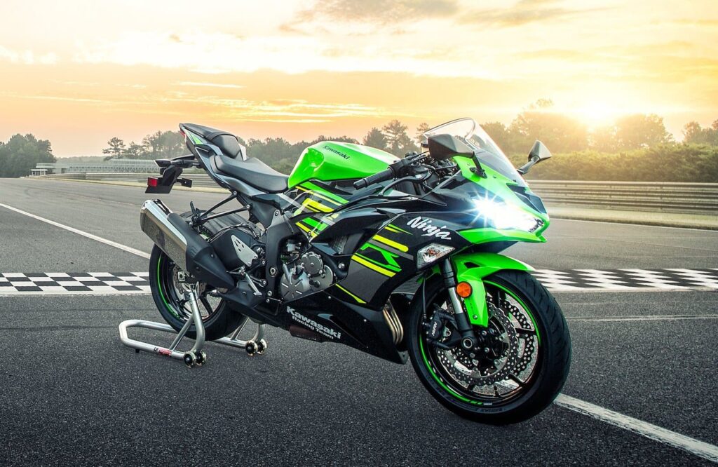 2019 Kawasaki ZX-6R 636 Static track RHS 3-4