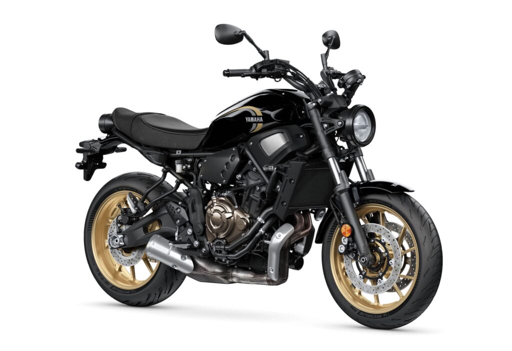 2022 Black Yamaha XSR700 RHS 3-4